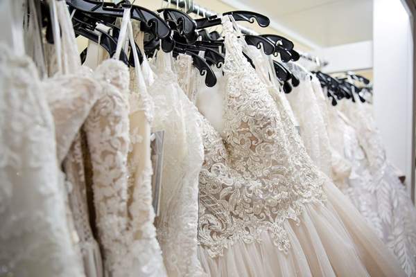how to shop for a wedding dress